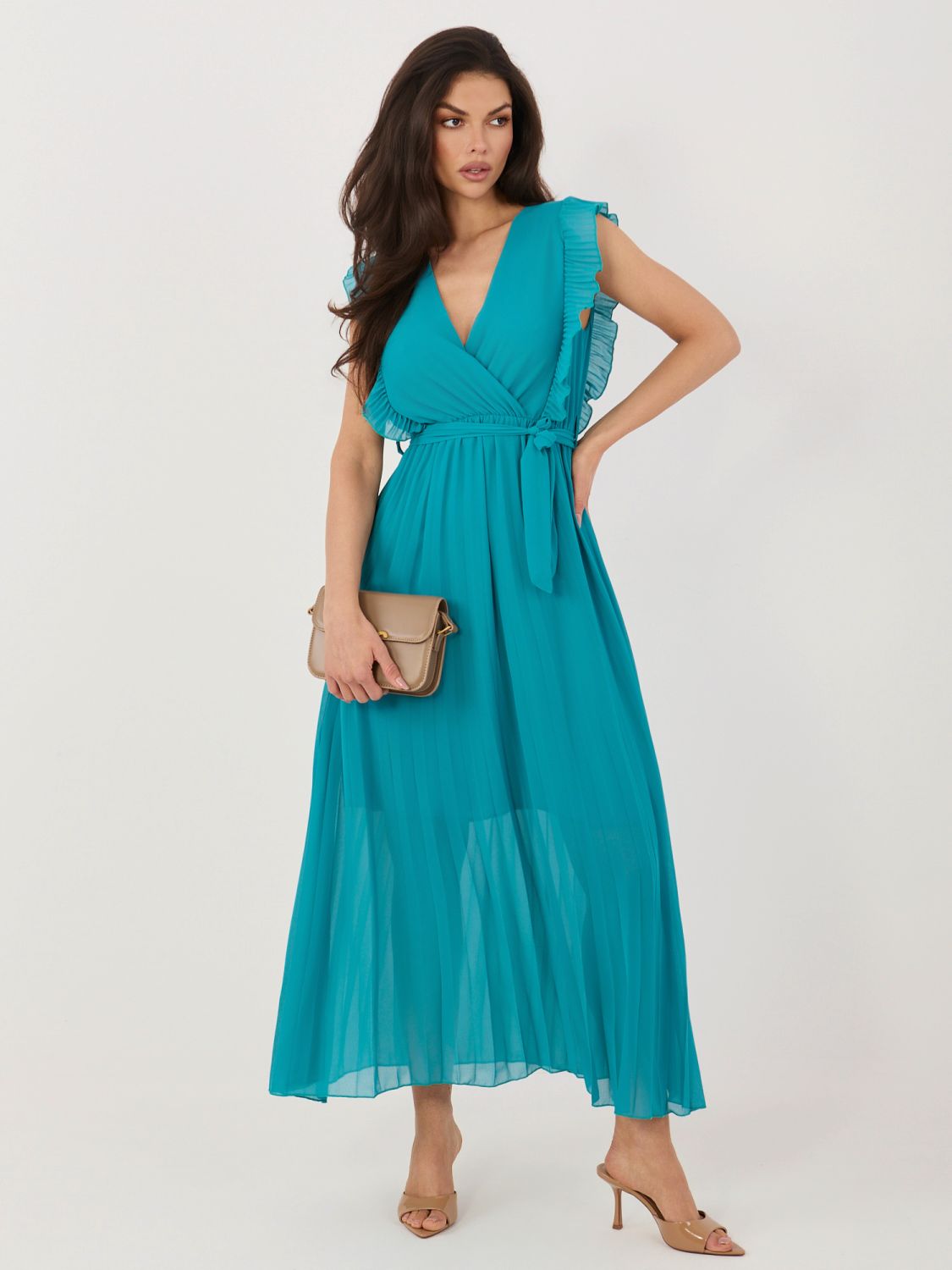 Niebieska rozkloszowana sukienka midi z paskiem