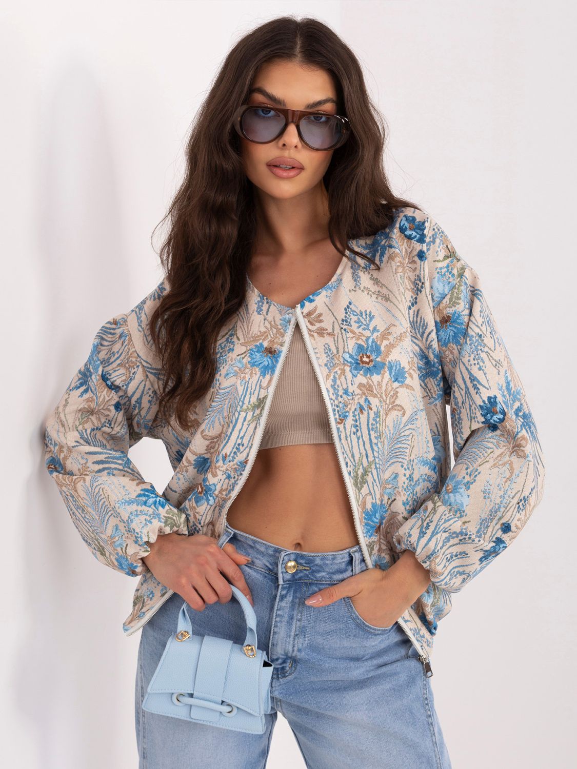 Niebieska bomberka w kwiaty bez kaptura