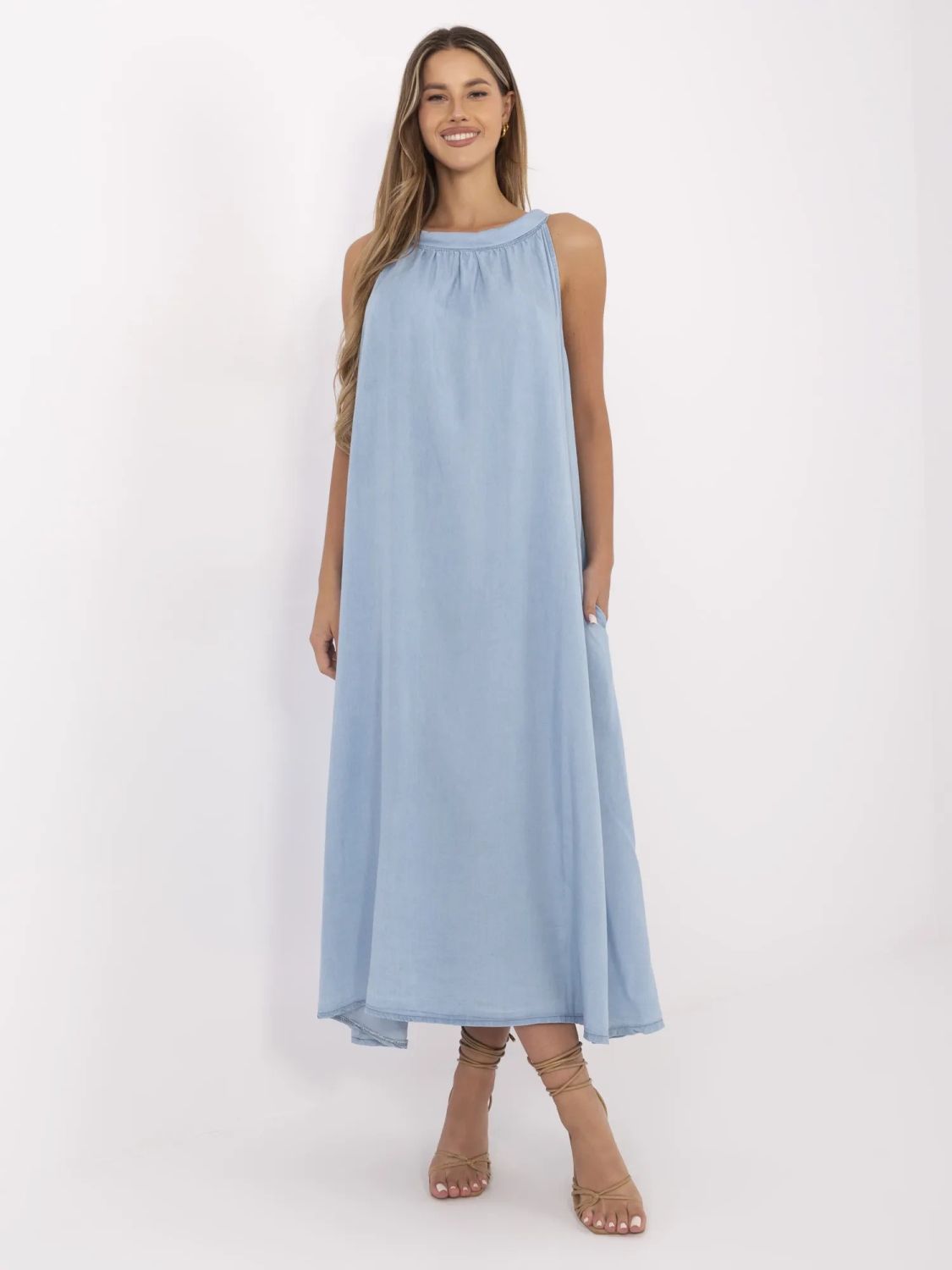 Oversize niebieska sukienka