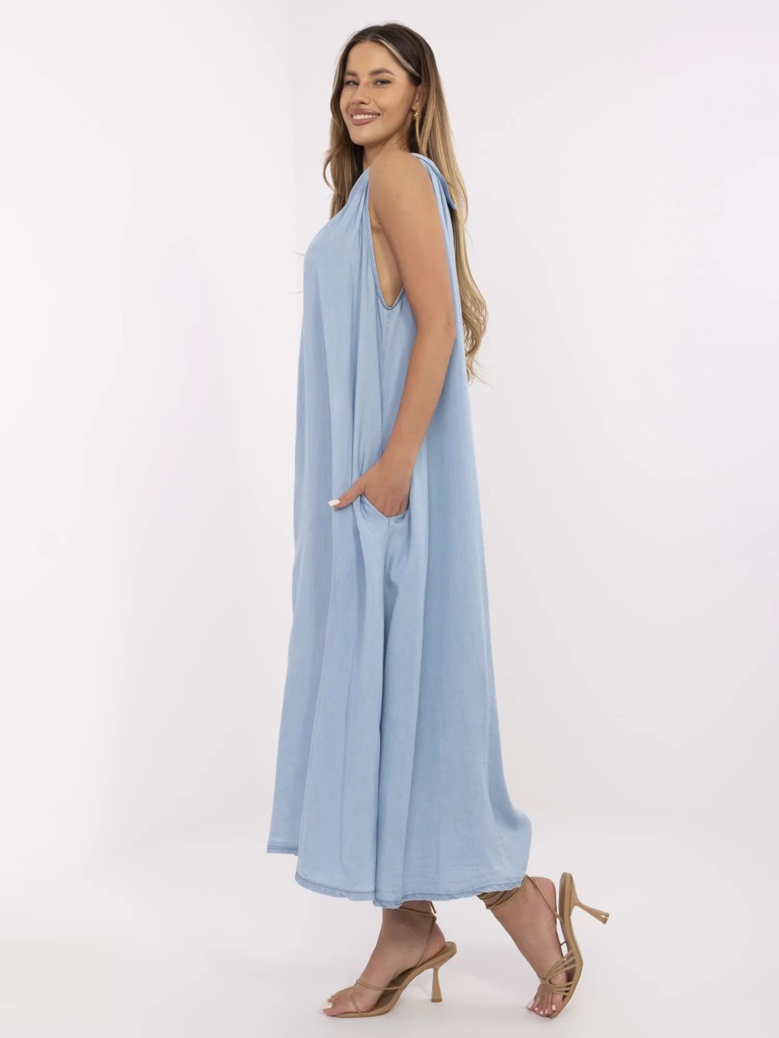 Oversize niebieska sukienka