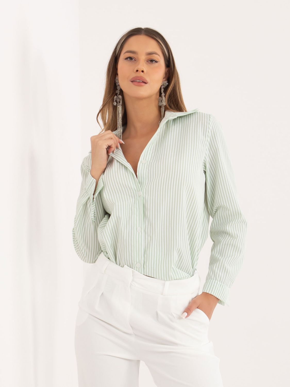 Pistacjowa koszula w paski z długim rękawem