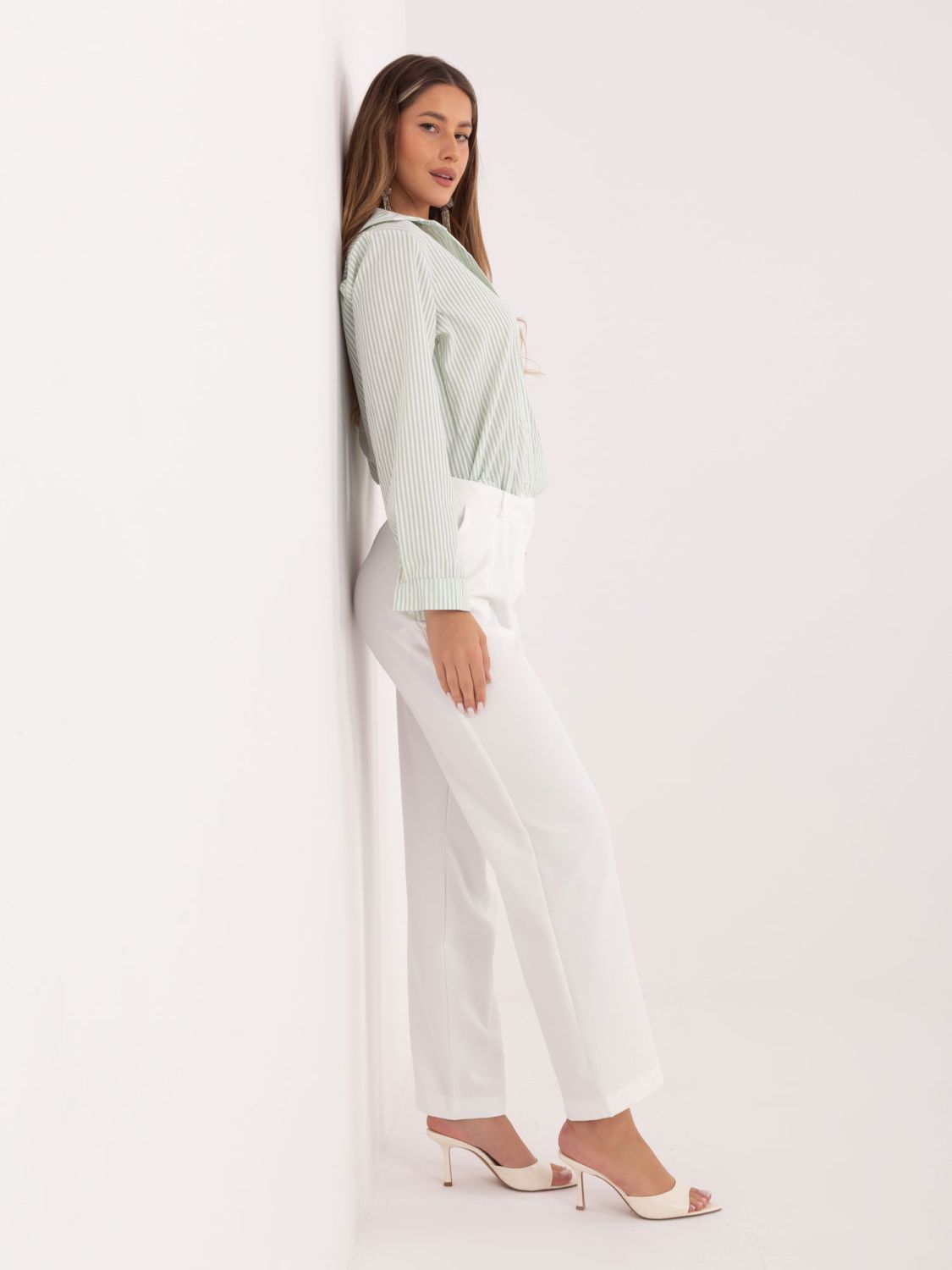 Pistacjowa koszula w paski z długim rękawem