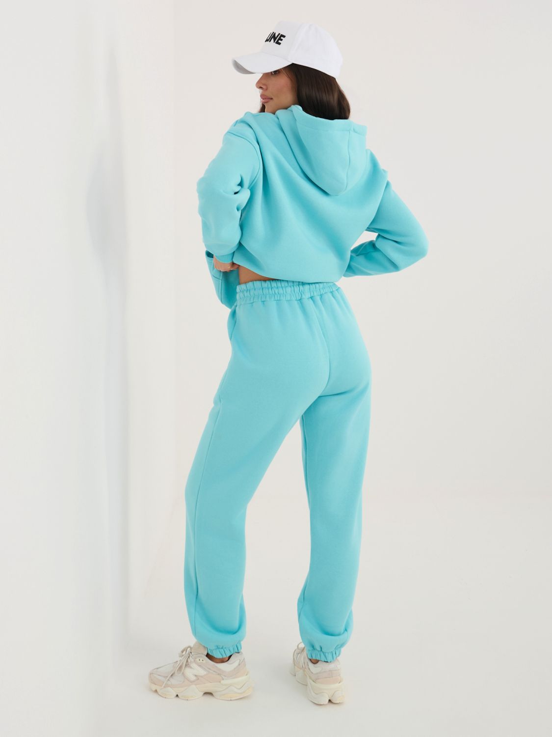 Turkusowy damski komplet z kapturem i długim rękawem