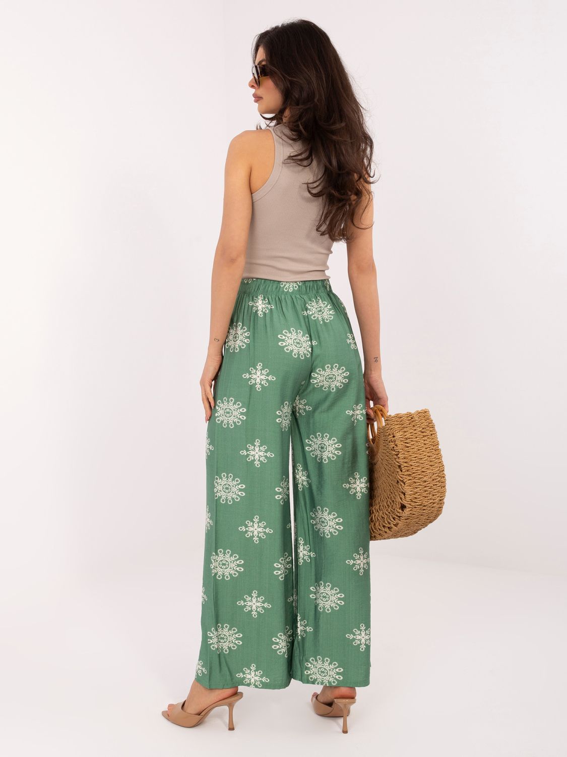 Zielone spodnie palazzo z paskiem