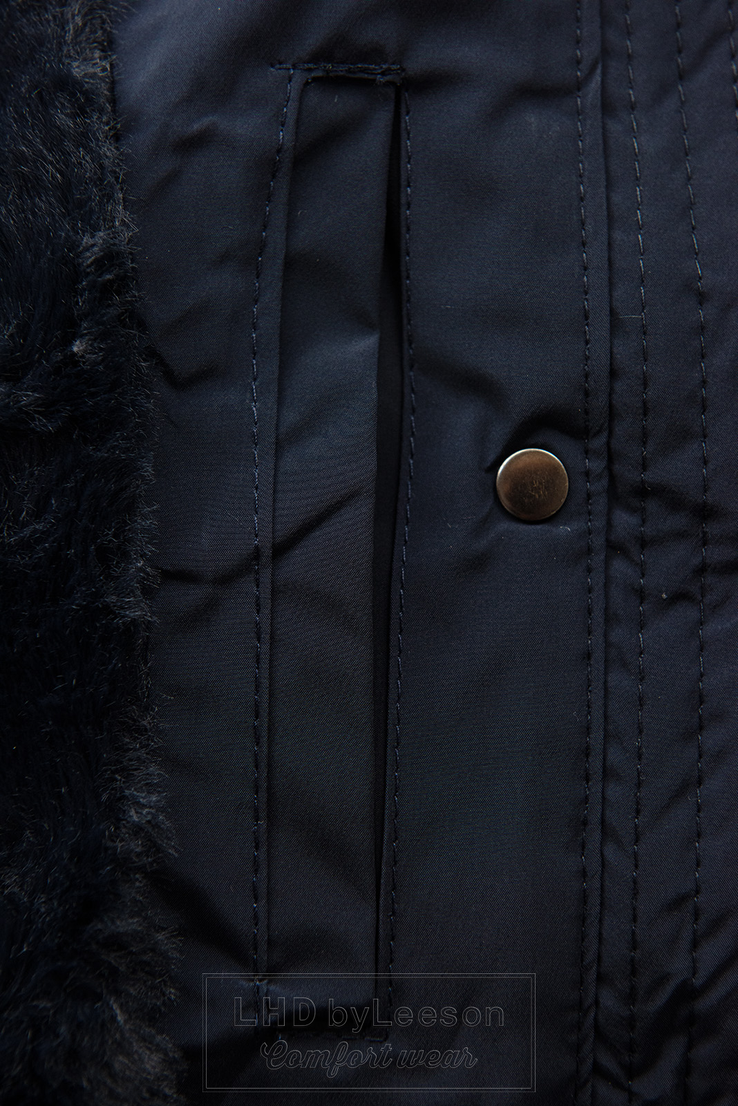 Granatowa zimowa kurtka z dużym kapturem
