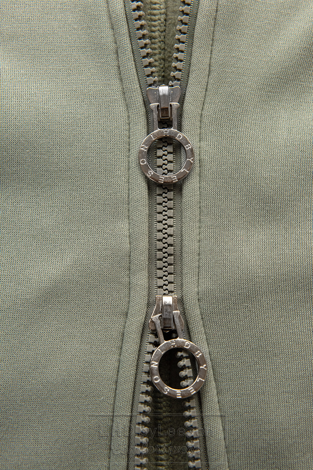 Oliwkowo - zielona  bluza z ozdobnym trykotem