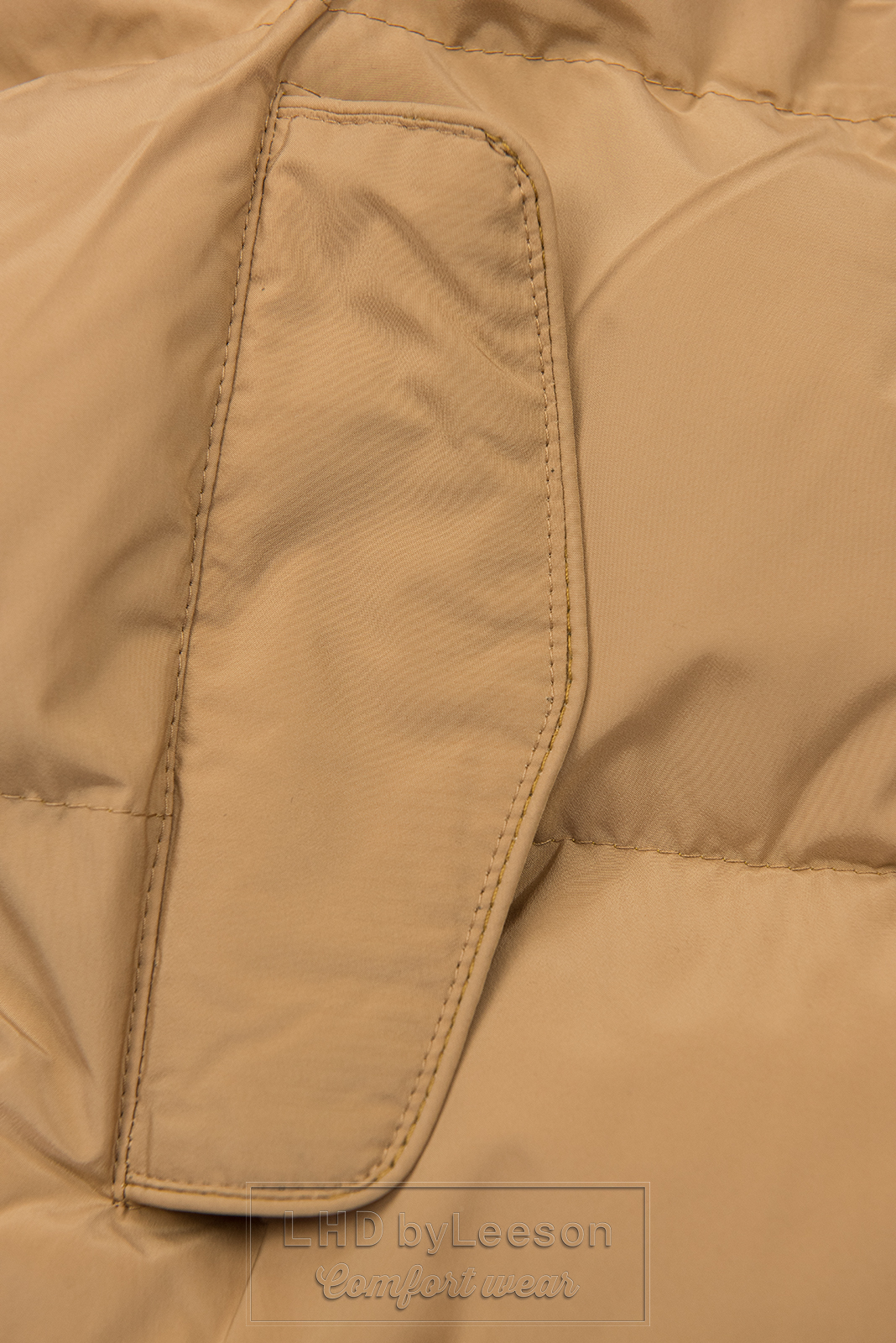 Piaskowo-brązowa kurtka zimowa z pluszową podszewką