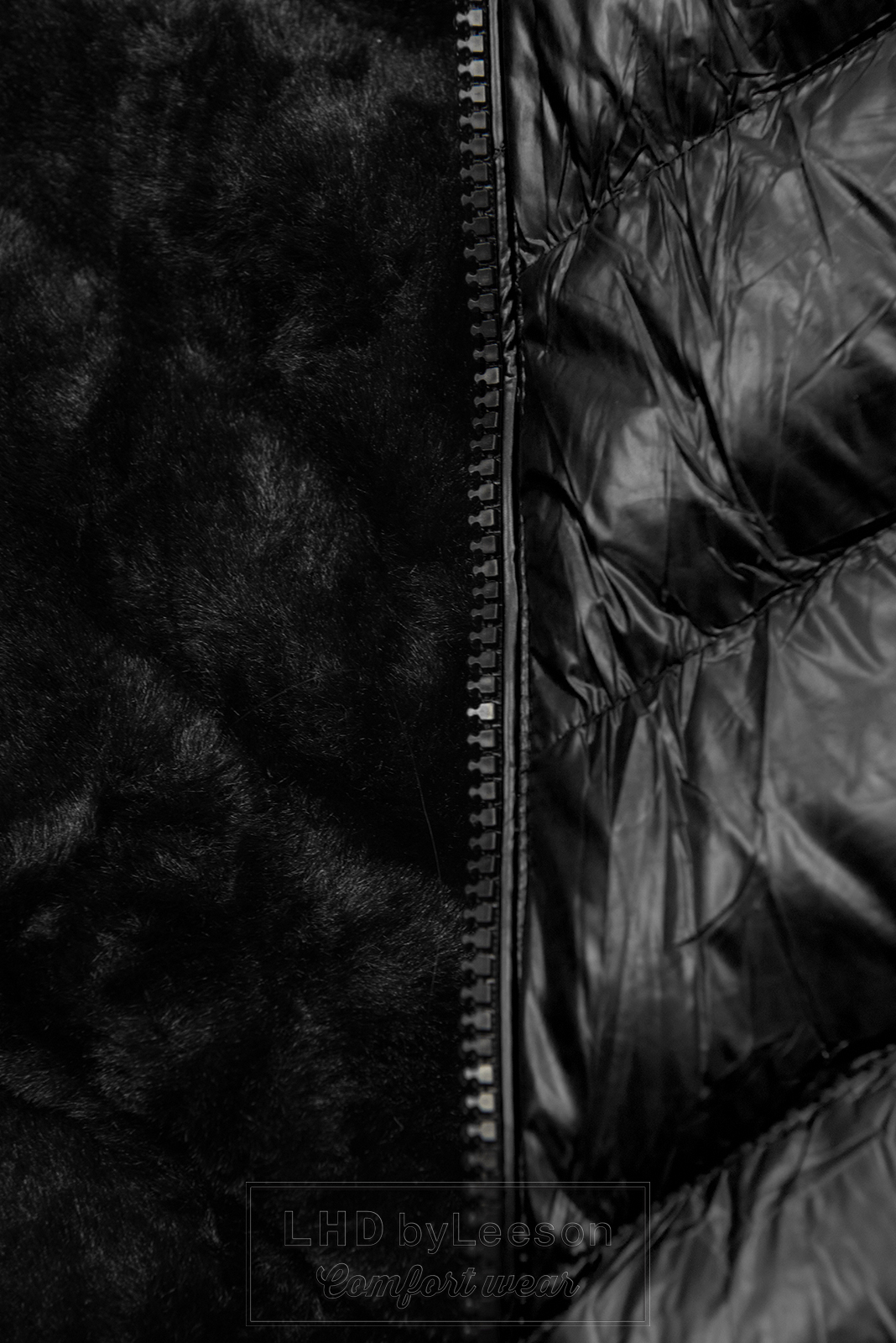 Czarna krótka kurtka zimowa z czarnym futerkiem
