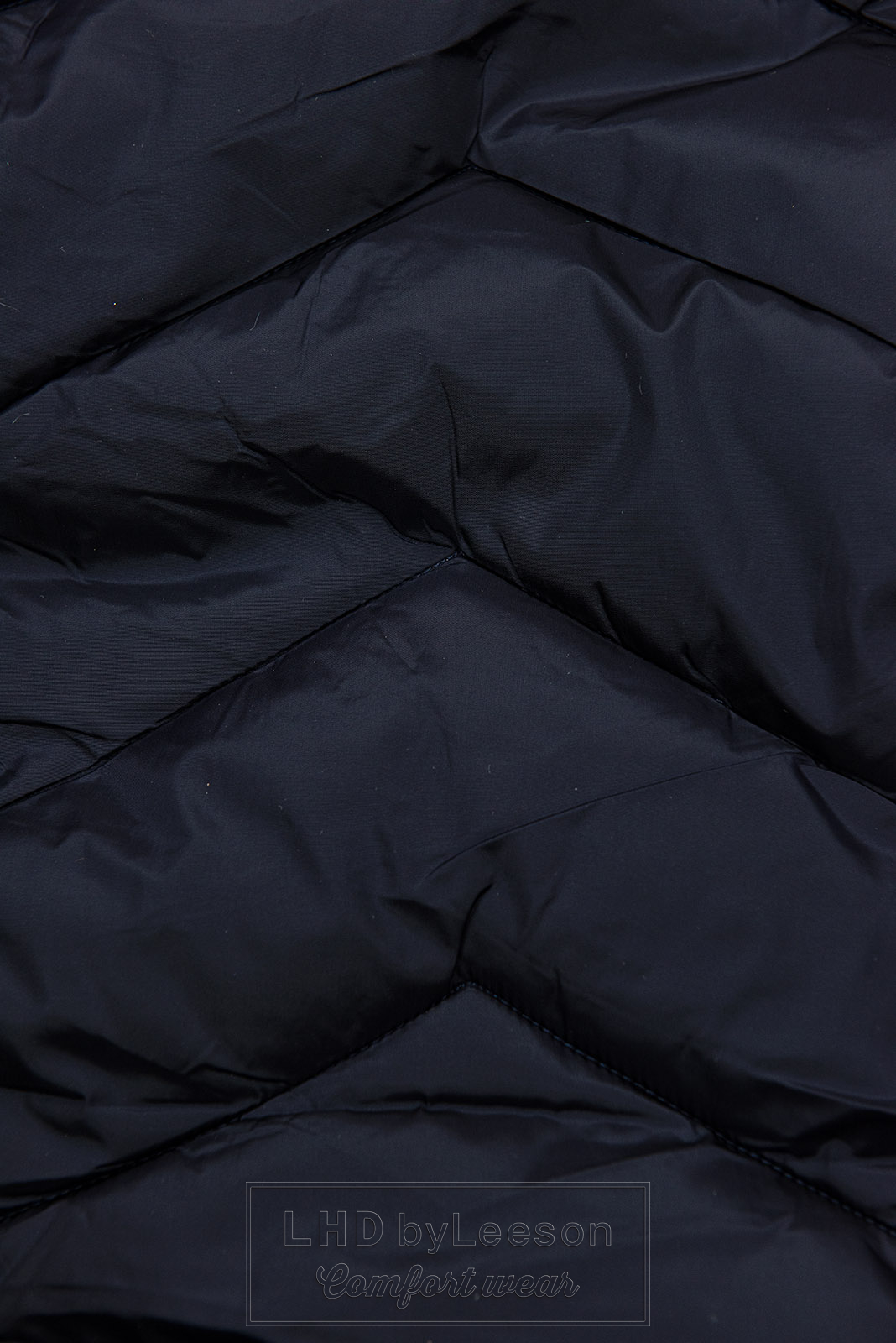 Granatowa pikowana kurtka zimowa z odpinanym kapturem