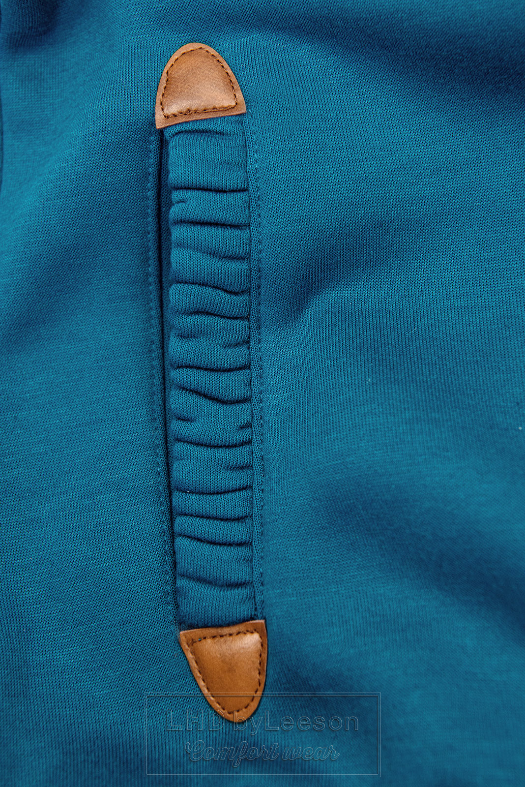 Turkusowa bluza z kolorową podszewką w kapturze