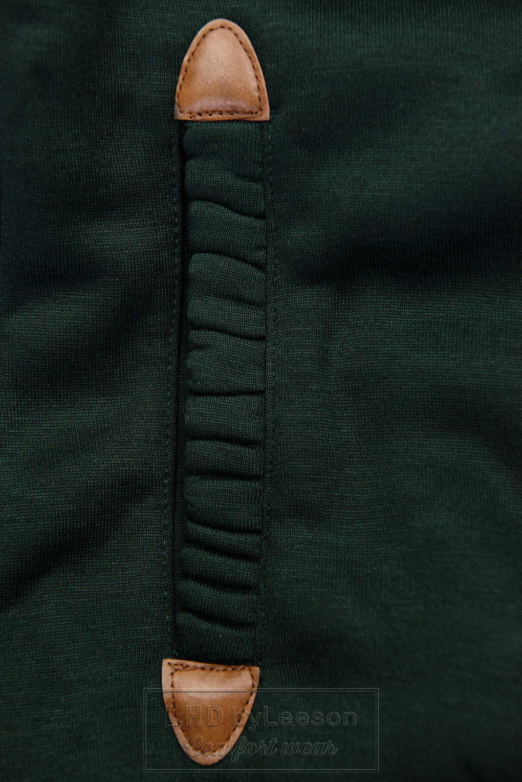 Szmaragdowo-zielona bluza z kolorową podszewką w kapturze