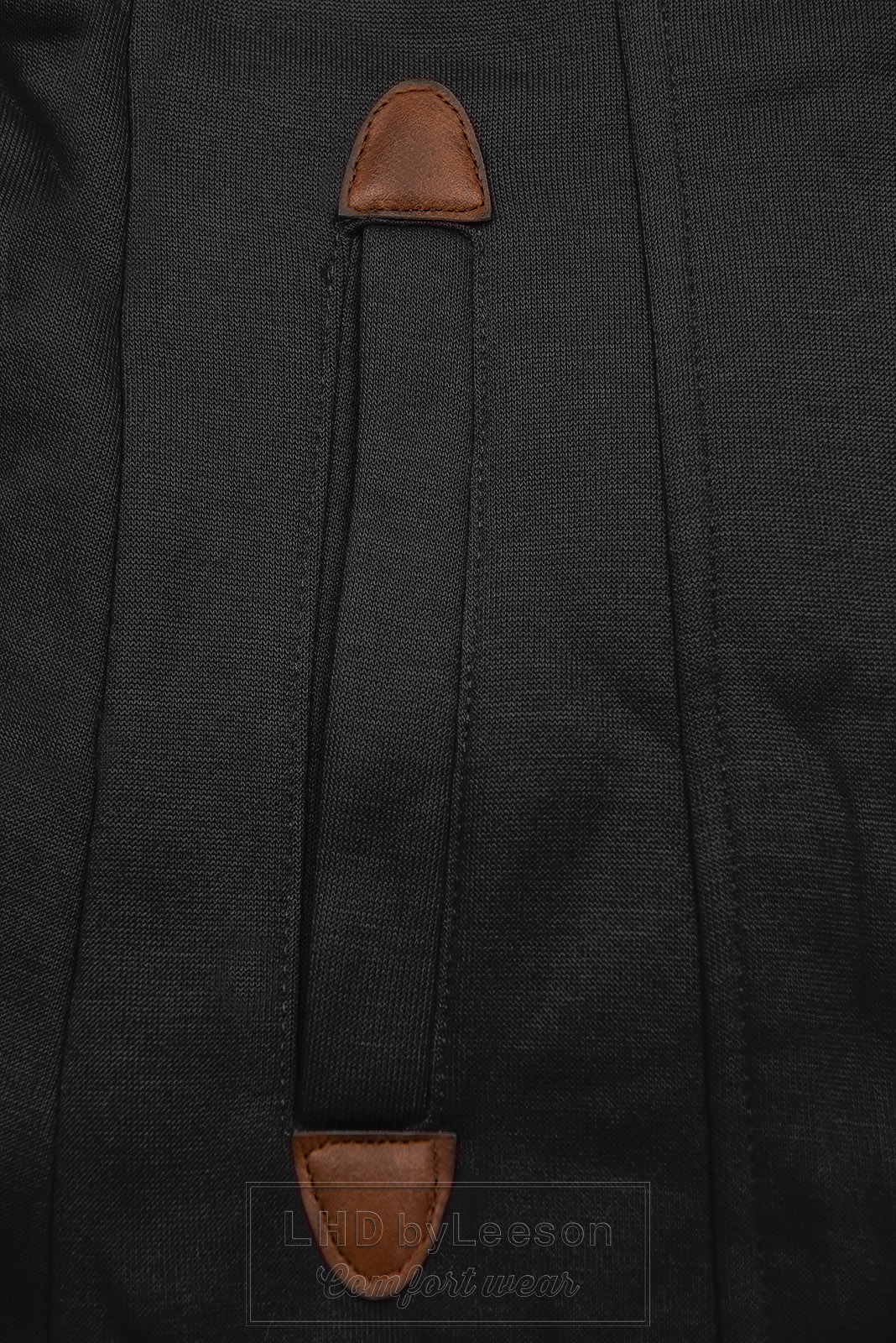 Czarna bluza z wyprofilowaną talią