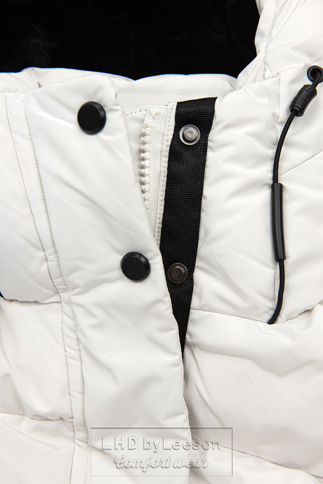 Wyjątkowo ciepła długa kurtka zimowa w białym kolorze