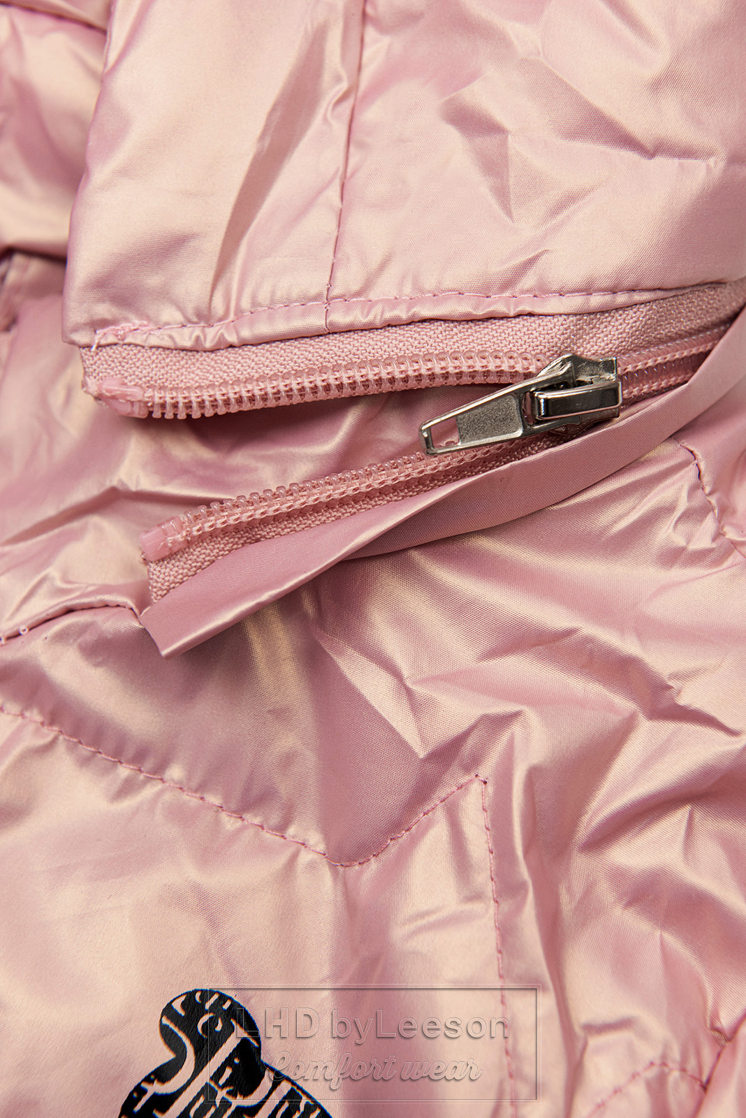 Różowa pikowana kurtka