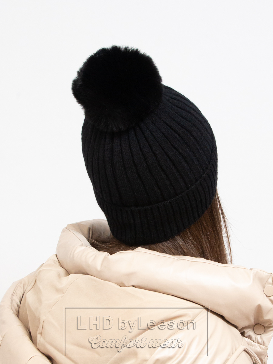 Zimowa ciepła czarna czapka z pomponem