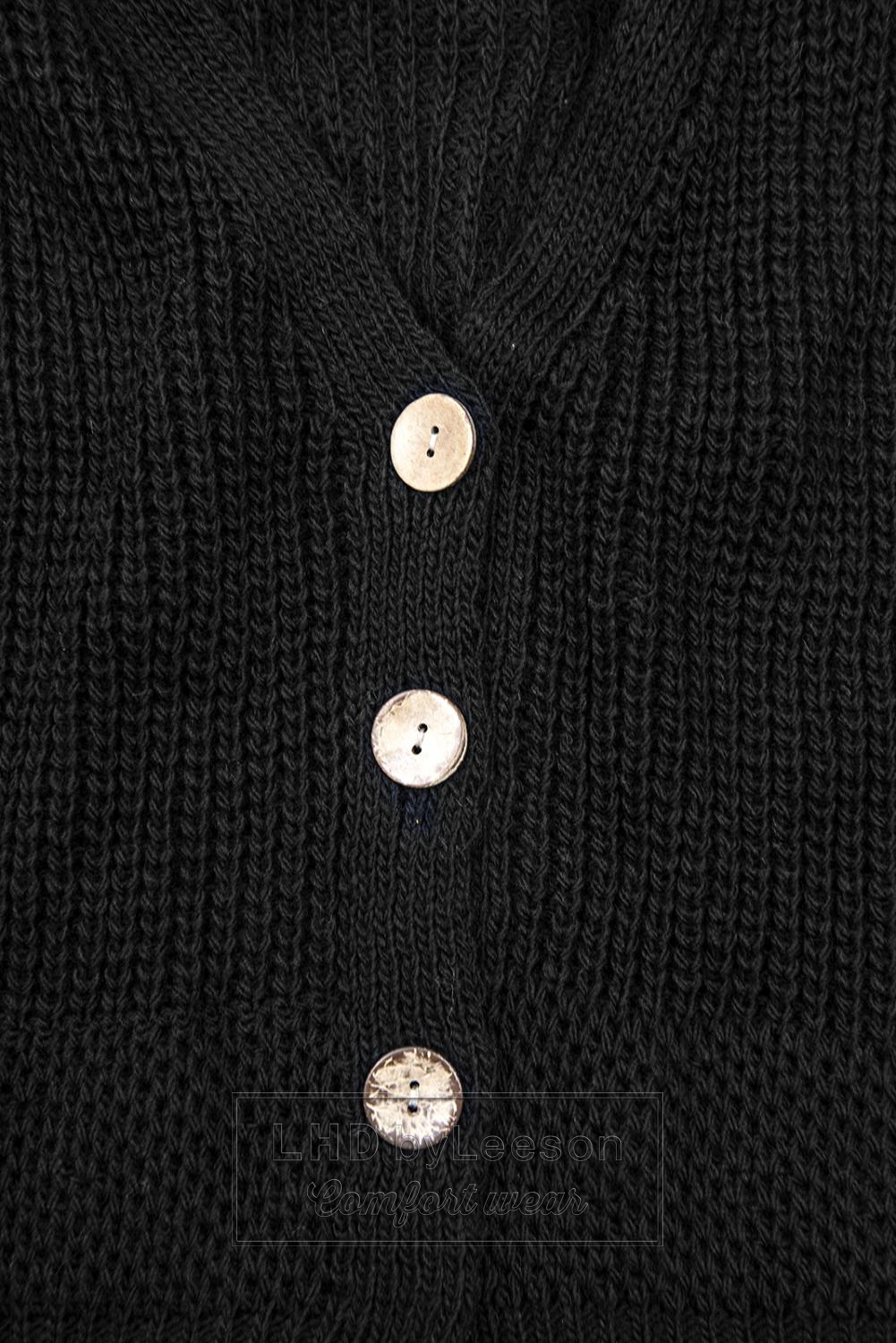 Czarny dzianinowy sweter na guziki