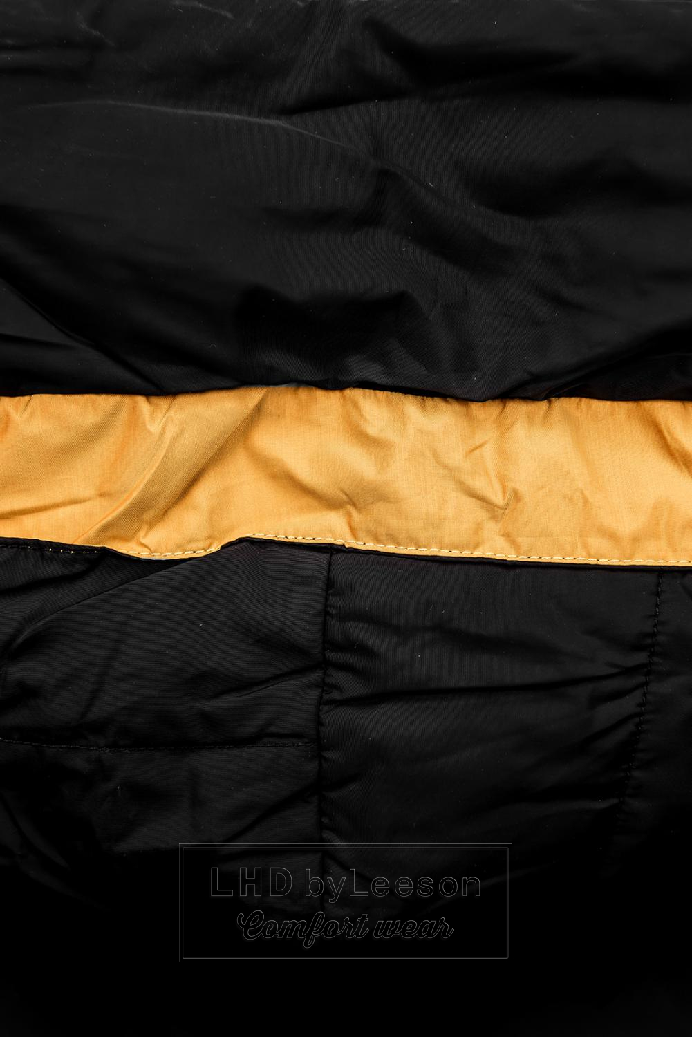 Czarna kurtka z żółtą lamówką