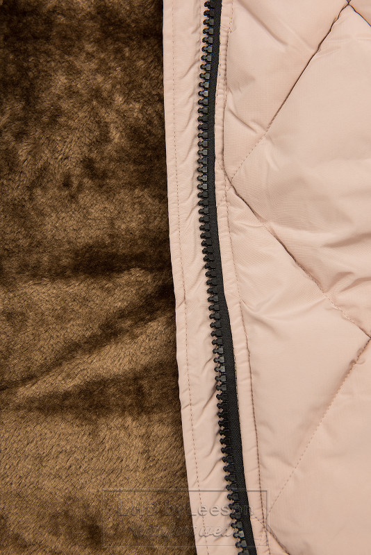 Pudrowo-różowa kurtka zimowa o pikowanym wyglądzie