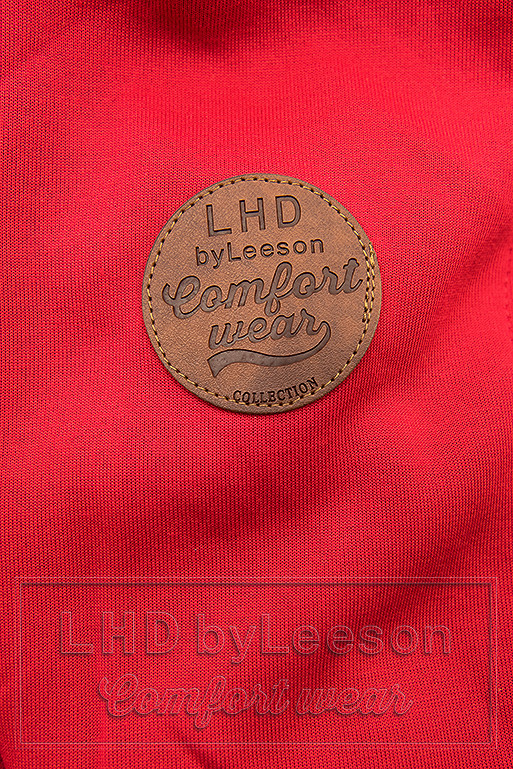 Czerwona bluza z kapturem o wydłużonym kroju