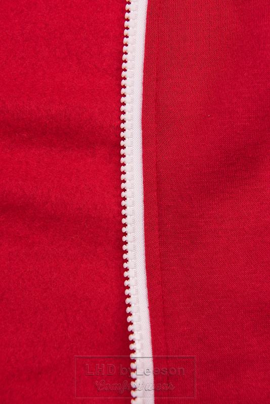 Czerwona bluza w sportowym designe
