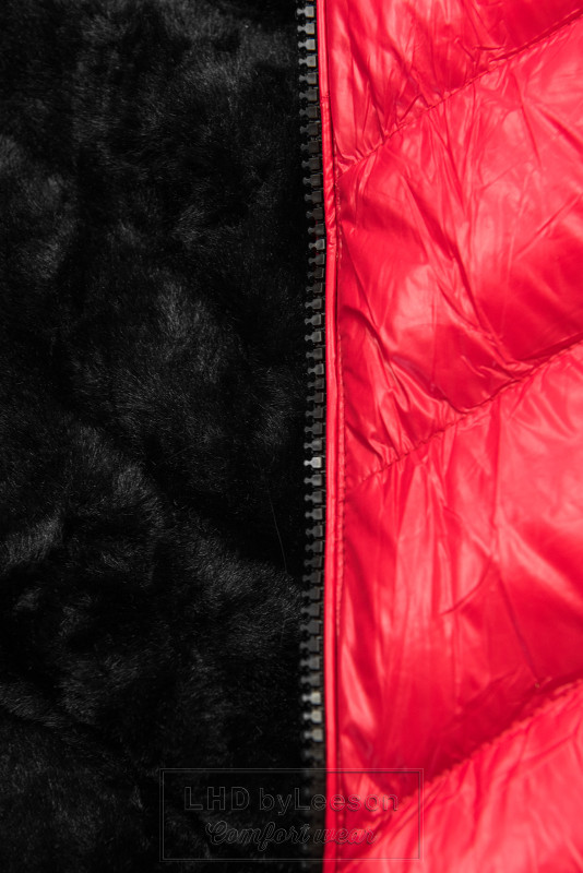 Czerwona krótka kurtka zimowa z czarnym futerkiem