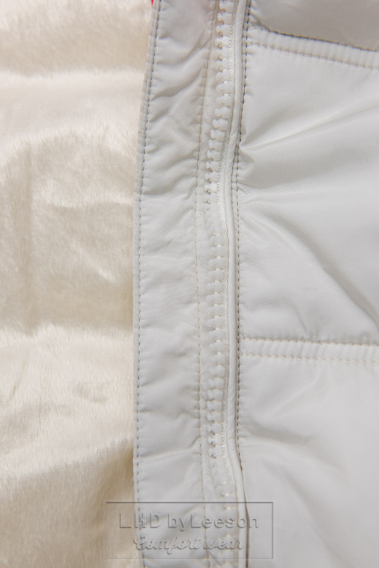 Biała kurtka zimowa w pikowanym designe