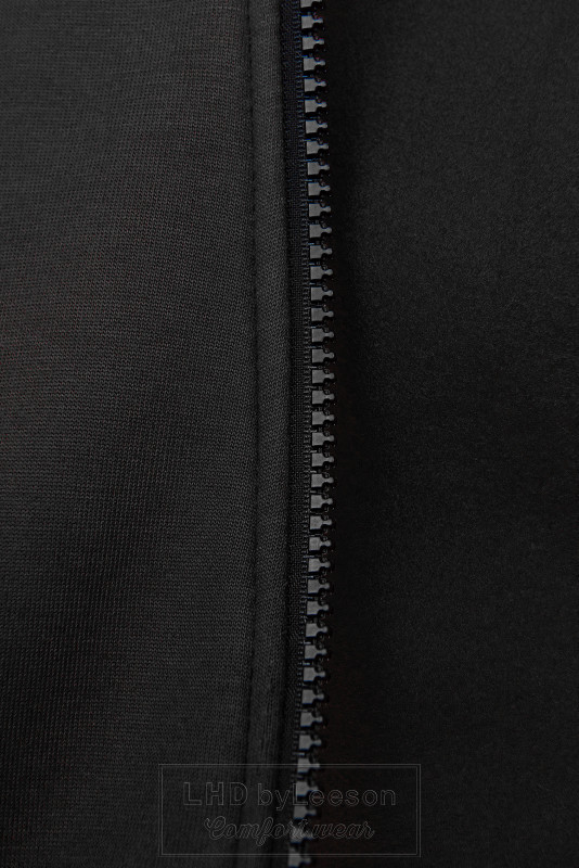 Czarna sportowa bluza o wydłużonym kroju