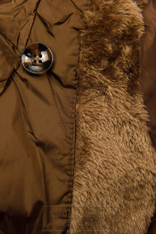Karmelowo-brązowa pikowana kurtka zimowa z wysokim kołnierzem