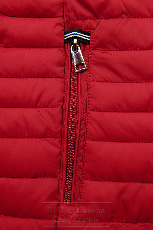 Czerwona pikowana kurtka na sezon przejściowy