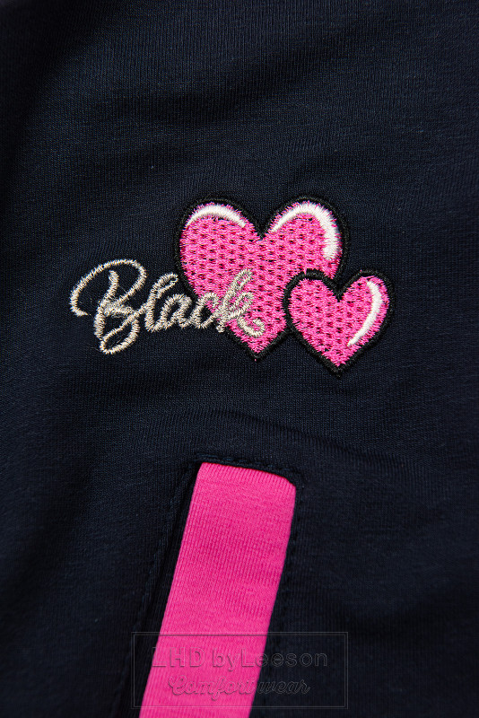 Granatowo-różowa bluza z naszywką