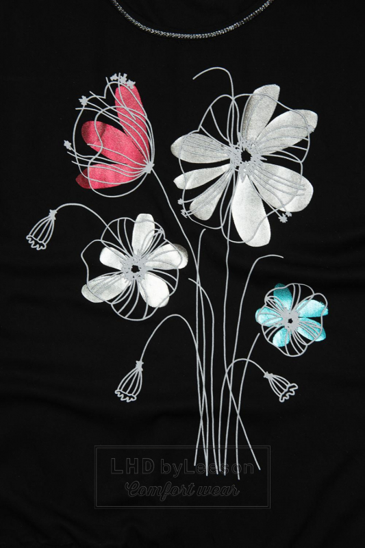 Czarna bluzka z nadrukiem kwiatów