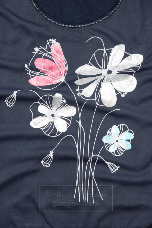 Granatowa bluzka z nadrukiem kwiatów