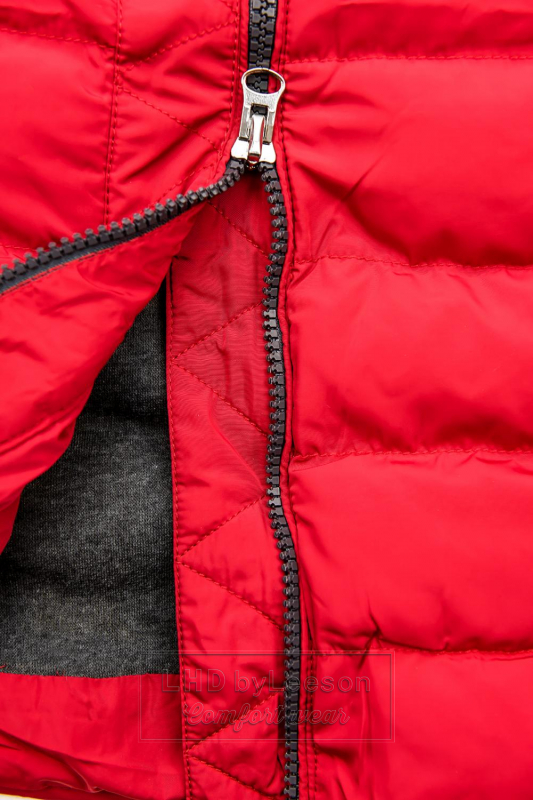 Czerwona pikowana kurtka