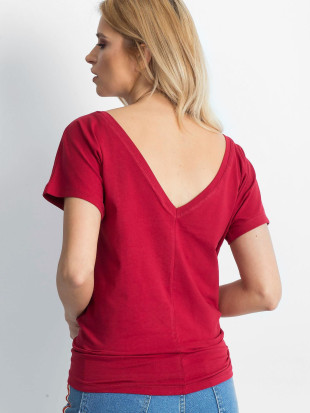 Bordowy T-shirt z dekoltem z tyłu