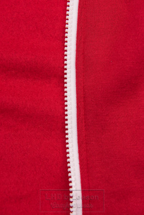 Czerwona bluza w sportowym designe