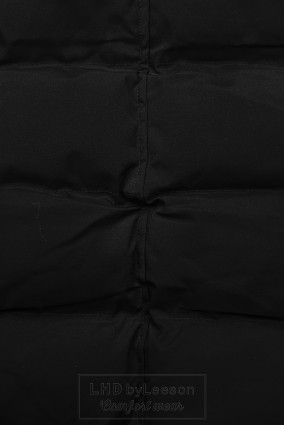 Czarna kurtka zimowa ze ściągaczem w pasie