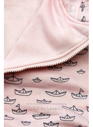 Pudrowo-różowa bluza z marynistycznym motywem