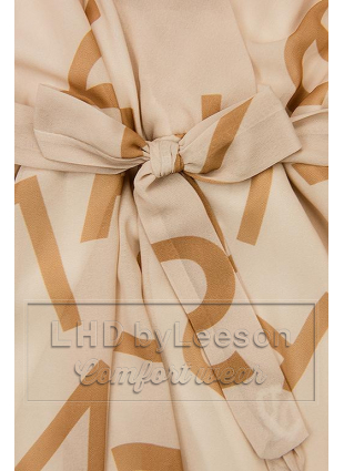 Beżowa midi sukienka z nadrukiem w motywie liter