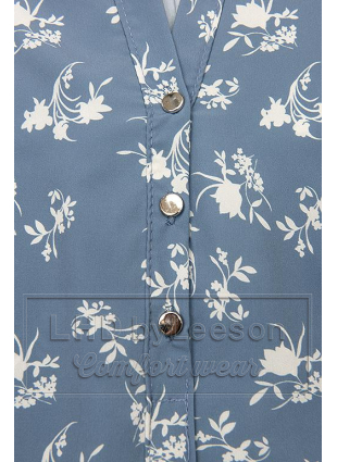 Niebieska bluzka z kwiecistym wzorem