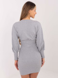 Elegancka szara sukienka z długim rękawem