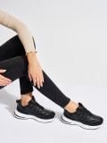 Czarne damskie buty sportowe na grubej podeszwie