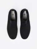 Czarne buty sportowe