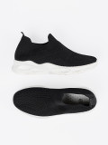 Czarne buty sportowe