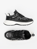 Czarne sneakersy damskie z ozdobnymi wstawkami