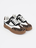 Biało-czarne sneakersy z panterkowymi wstawkami