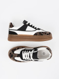 Biało-czarne sneakersy z panterkowymi wstawkami