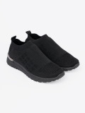 Czarne sportowe buty slip-on z siateczkową cholewką