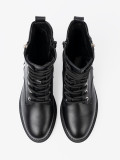 Stylowe czarne workery z metalowym detalem