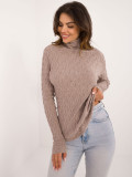 Elegancki beżowy sweter z golfem