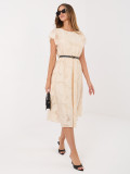 Beżowa rozkloszowana sukienka midi z paskiem